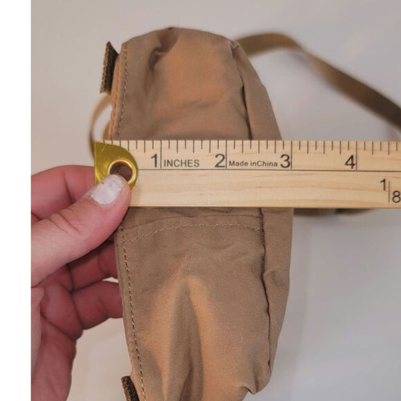 FJALLRAVEN Kånken Sling Crossbody Bag in Clay - Picture 15 of 16